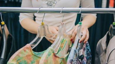 why-acrylic-hangers-are-the-secret-to-a-more-organized-closet